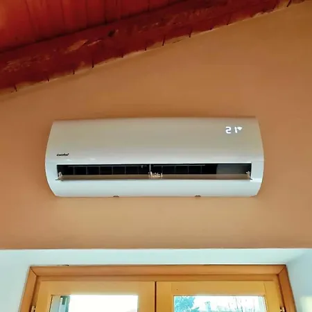 Hébergement de vacances And Garden Nestled In