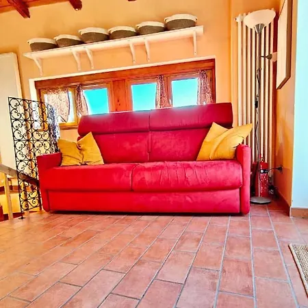 Hébergement de vacances And Garden Nestled In