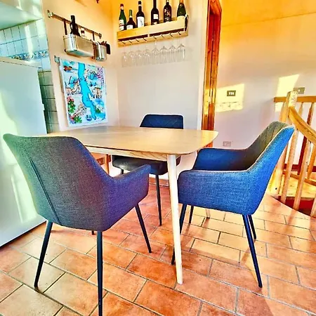 Hébergement de vacances And Garden Nestled In Ameno