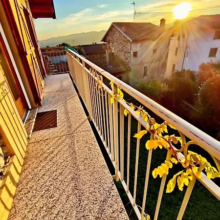 Hébergement de vacances And Garden Nestled In Ameno