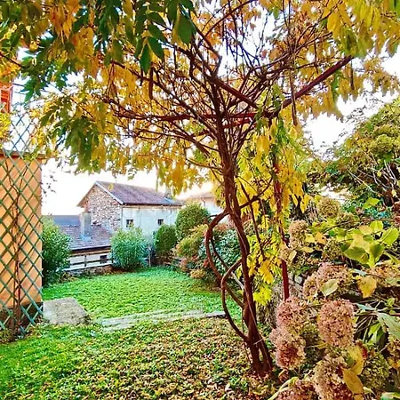 בית נופש And Garden Nestled In *