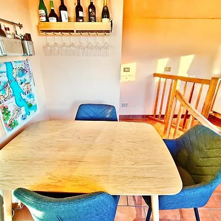 And Garden Nestled In Hébergement de vacances Ameno